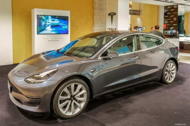Vysvětlení cen pneumatik Tesla:Proč jsou vysoké a jak dlouho vydrží 