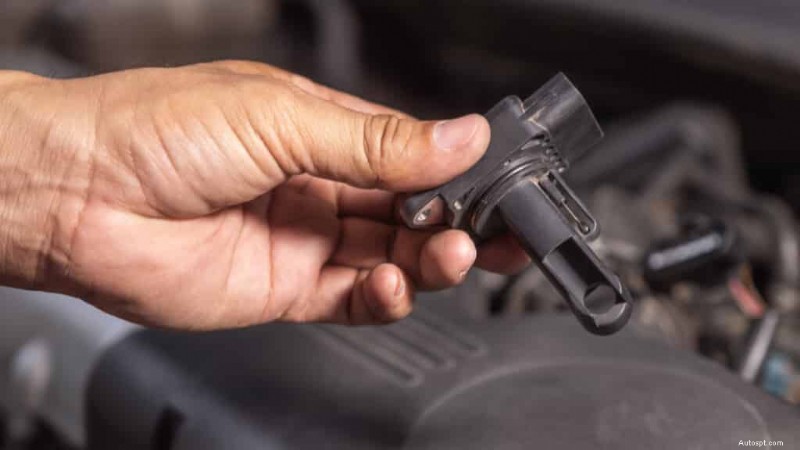 Kontrolka motoru Jeep:Co to znamená, běžné příčiny a rychlá řešení 