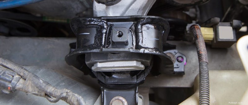 Proč vaše auto cuká při zpomalování? Příčiny, diagnostika a opravy 