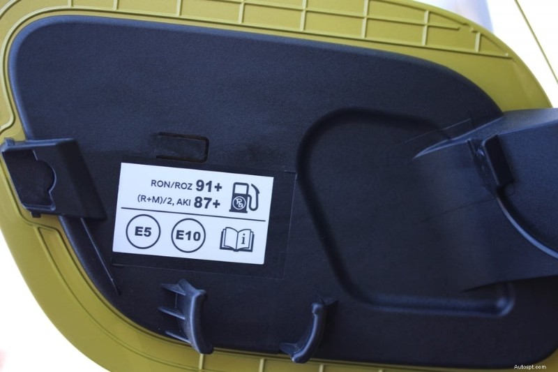 Co způsobuje klepání v motoru vašeho auta a jak je opravit 