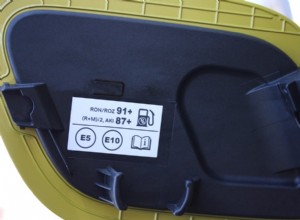 Co způsobuje klepání v motoru vašeho auta a jak je opravit 