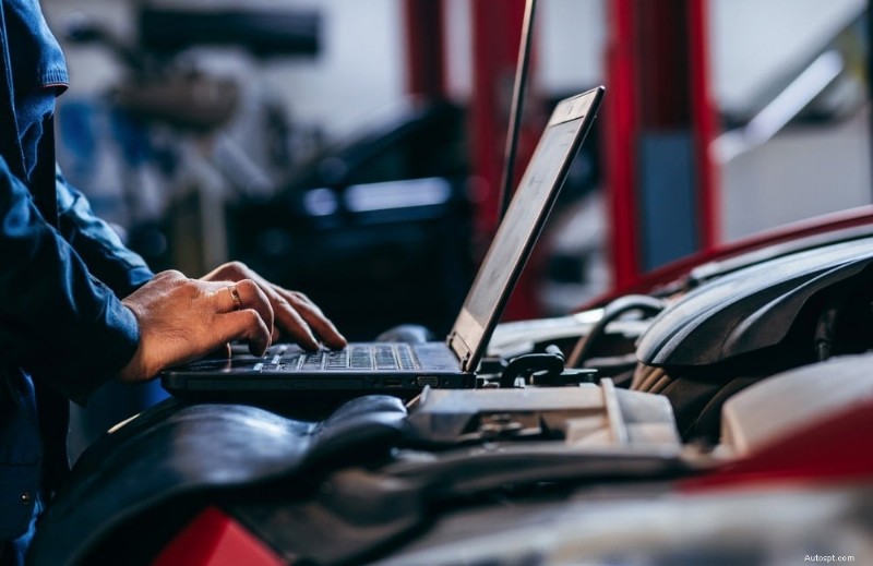 Auto startuje hrubě, ale běží hladce:Příčiny a opravy 