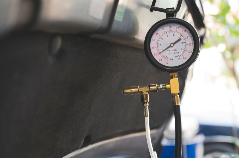Auto startuje hrubě, ale běží hladce:Příčiny a opravy 
