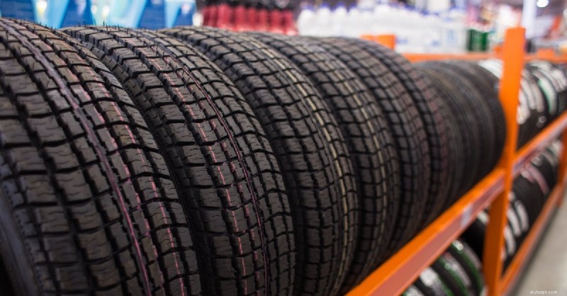 Výběr správných pneumatik pro váš lehký pickup:Komplexní průvodce 