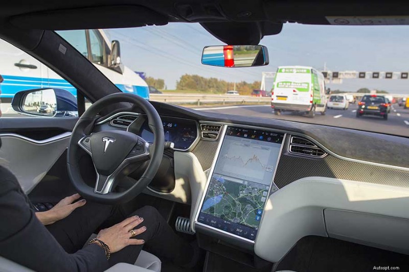 Vysvětlení samořídících aut:Úrovně automatizace a co očekávat 