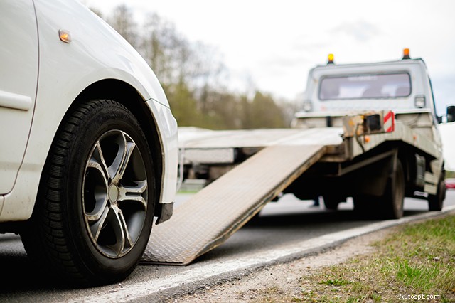 Co dělat, když se vám porouchá auto:Tipy odborníků pro bezpečnost a rychlé opravy 