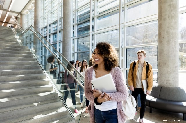 Komplexní průvodce vysokoškolským pojištěním pro studenty a rodiče 