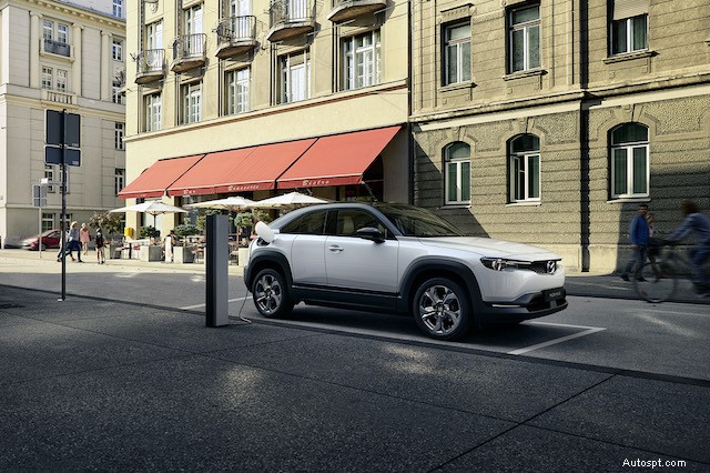 Nejlepší elektrická vozidla roku 2022, která byste měli zvážit 
