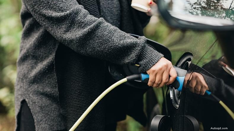 Nejlepší průvodce nabíjením elektromobilů:Jednoduché kroky a cenové tipy