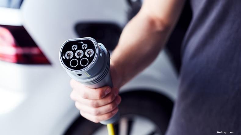 Nejlepší průvodce nabíjením elektromobilů:Jednoduché kroky a cenové tipy