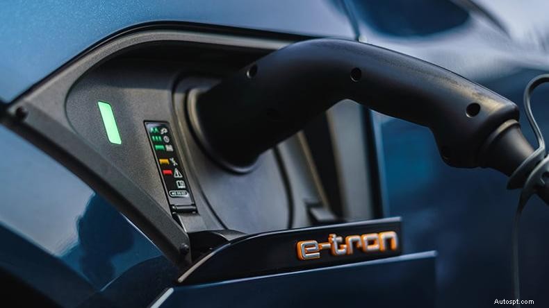 Jak dlouho vydrží baterie pro elektromobily? Průvodce dlouhou životností a recyklací 