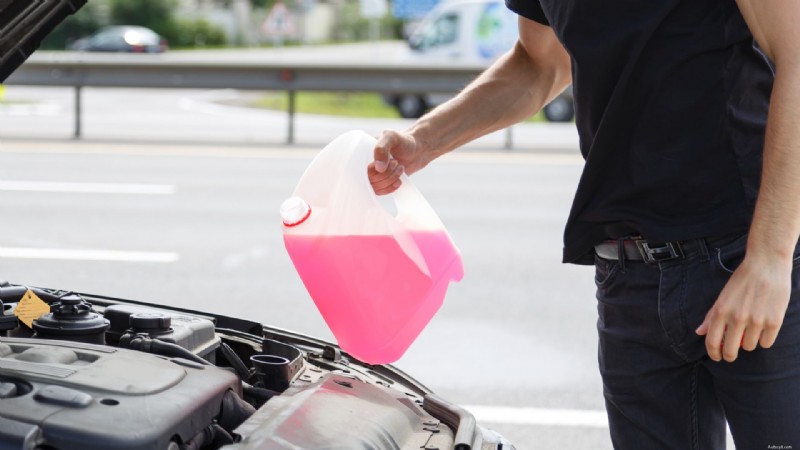 Běžné důvody, proč může selhat topení v autě a jak to opravit 