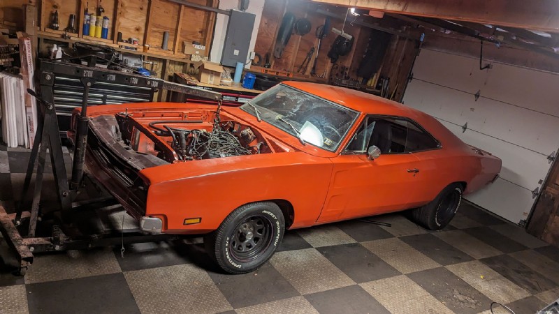 Upgrade 69 Dodge Charger:Od výměny Bolt-In Suspension k velkému výrobnímu projektu 