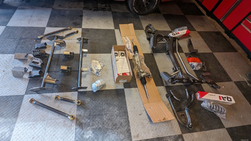 Testování sad Heidts 4-Link Rear a IFS na Dodge Charger 
