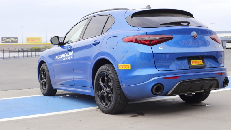 Recenze Pirelli P Zero AS Plus 3:Celoroční pneumatika, která poskytuje výkon a spolehlivost 