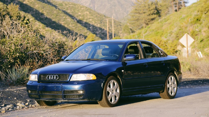 Proč se profesionální údržba vyplatí do vašeho Audi S4 investovat 