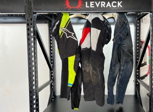 Jak vybrat nejlepší kalhoty na motorku:Praktický průvodce nákupem 
