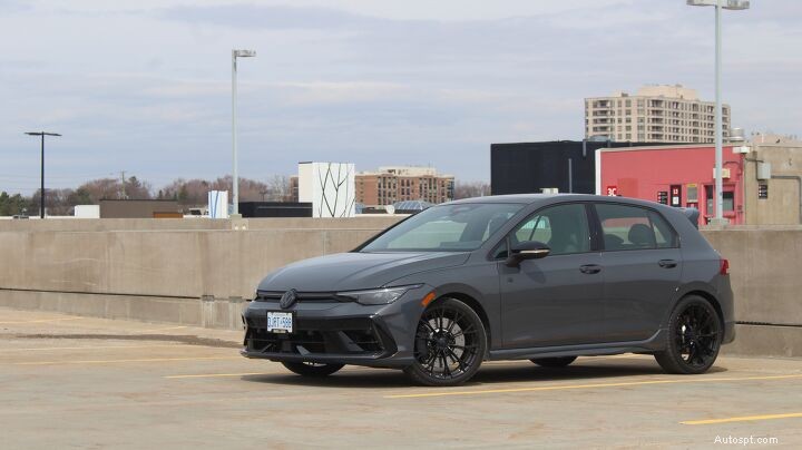 Recenze Volkswagen Golf R z roku 2026:Rafinovaný hot Hatch s vyzrálým výkonem 
