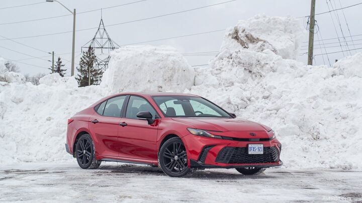 Zúčtování hybridního sedanu:srovnání Toyota Camry, Honda Accord a Hyundai Sonata 