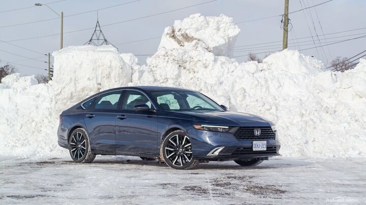 Zúčtování hybridního sedanu:srovnání Toyota Camry, Honda Accord a Hyundai Sonata 