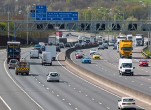 Pochopení chytrých dálnic:Jak fungují a proč na nich záleží 