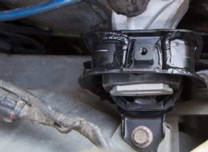 Jízda s vadným uchycením motoru:Rizika a rychlá řešení 