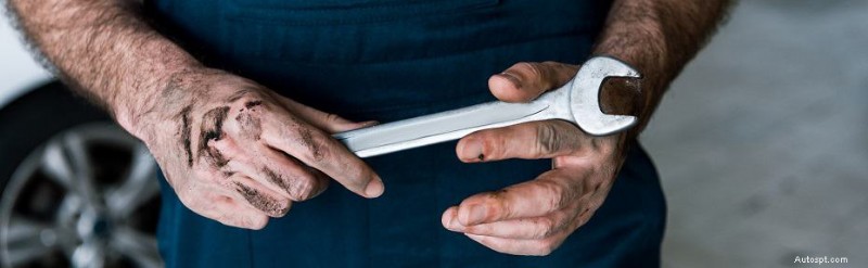 Jízda s vadným uchycením motoru:Rizika a rychlá řešení 