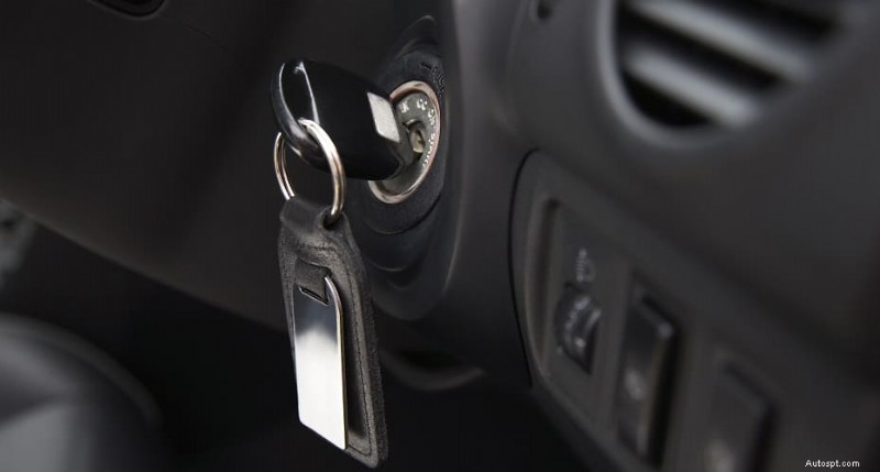 Proč vaše auto nenastartuje, když rádio a světla fungují – diagnostika a rychlé opravy 