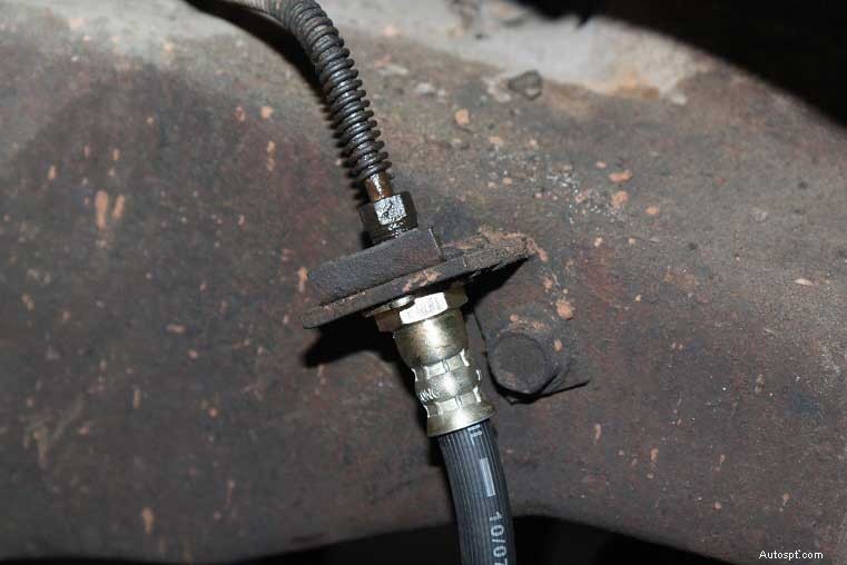 10 jasných znamení, že vaše auto potřebuje okamžitý servis brzd 